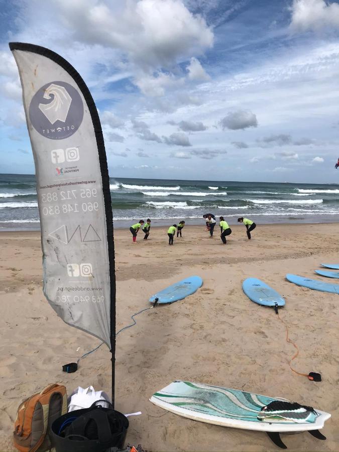Getwet Surfcamp II Hostel Costa de Caparica Buitenkant foto