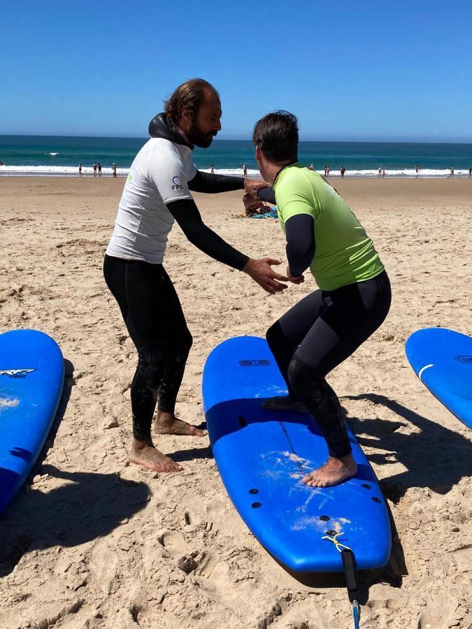 Getwet Surfcamp II Hostel Costa de Caparica Buitenkant foto
