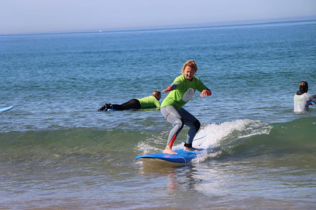 Getwet Surfcamp II Hostel Costa de Caparica Buitenkant foto