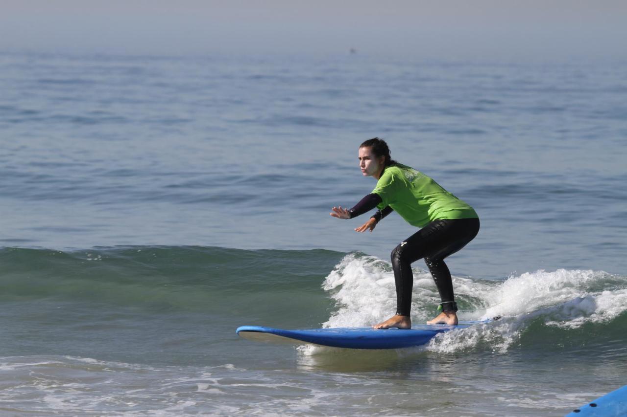 Getwet Surfcamp II Hostel Costa de Caparica Buitenkant foto